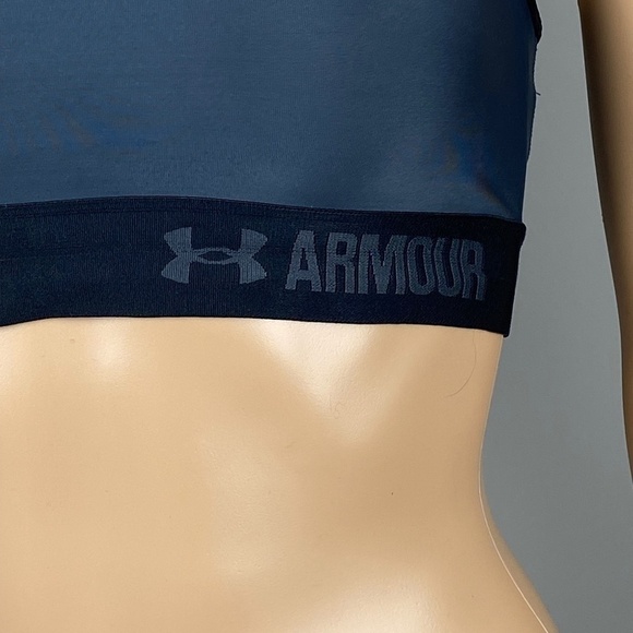 Under Armour compression sports bra size medium - Picture 2 of 6